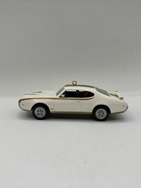 Hallmark Keepsake Ornament Dated 1997 Vintage 1969 Hurst Oldsmobile 442